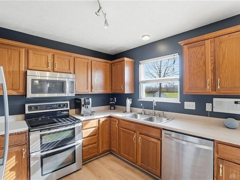 7276 Country Walk Drive, Franklin Township, OH 45005 Photo 3