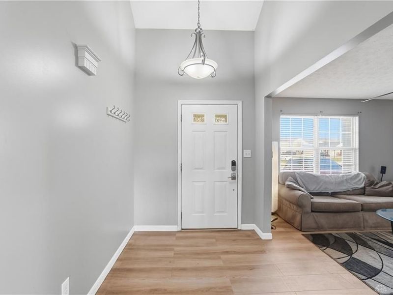 7276 Country Walk Drive, Franklin Township, OH 45005 Photo 4