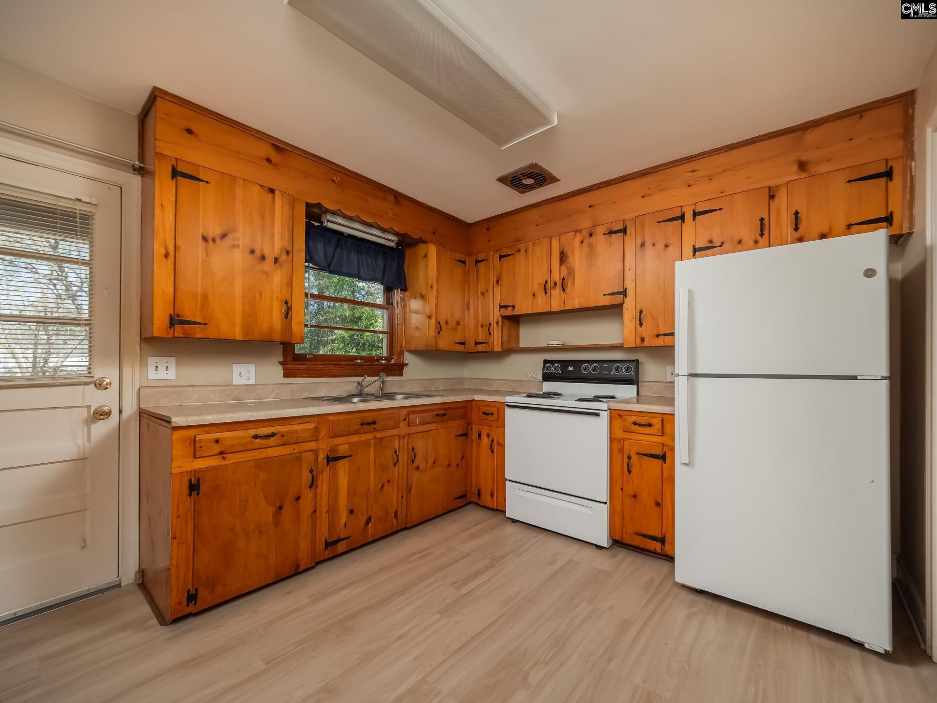 4523 Sandy Ridge Road Photo 5