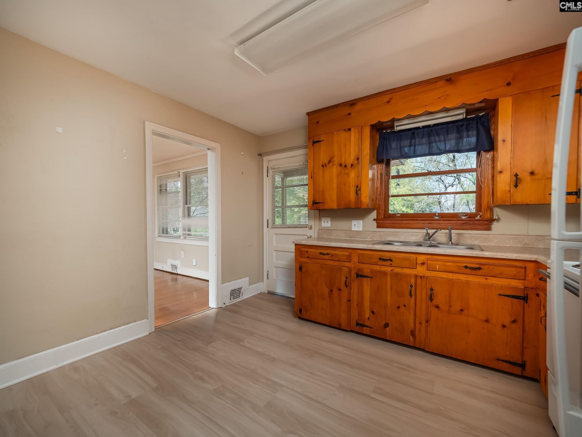 4523 Sandy Ridge Road Photo 7