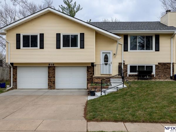 816 W Godfrey Drive, Lincoln, NE 68521