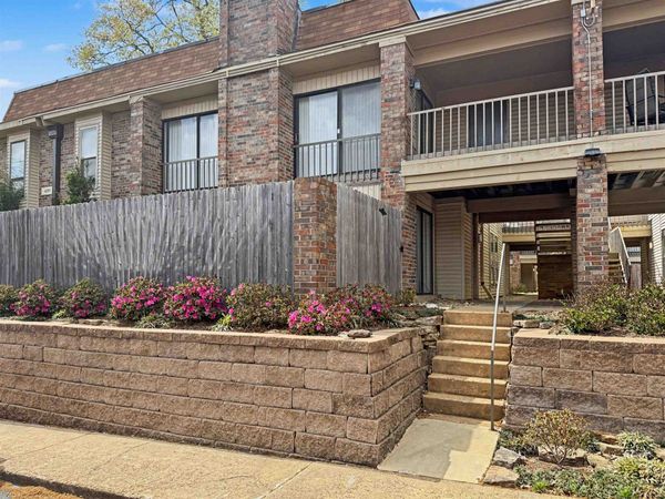 6592 S POPLAR WOODS CIR S, Unit 1, Germantown, TN 38138
