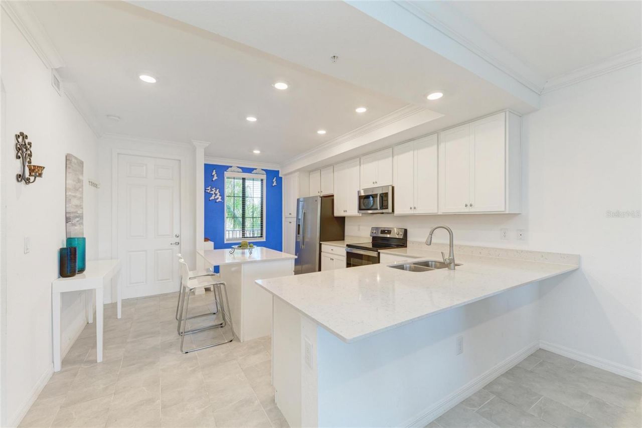 18114 Gawthrop Drive, Unit 204, Bradenton, FL 34211 Photo