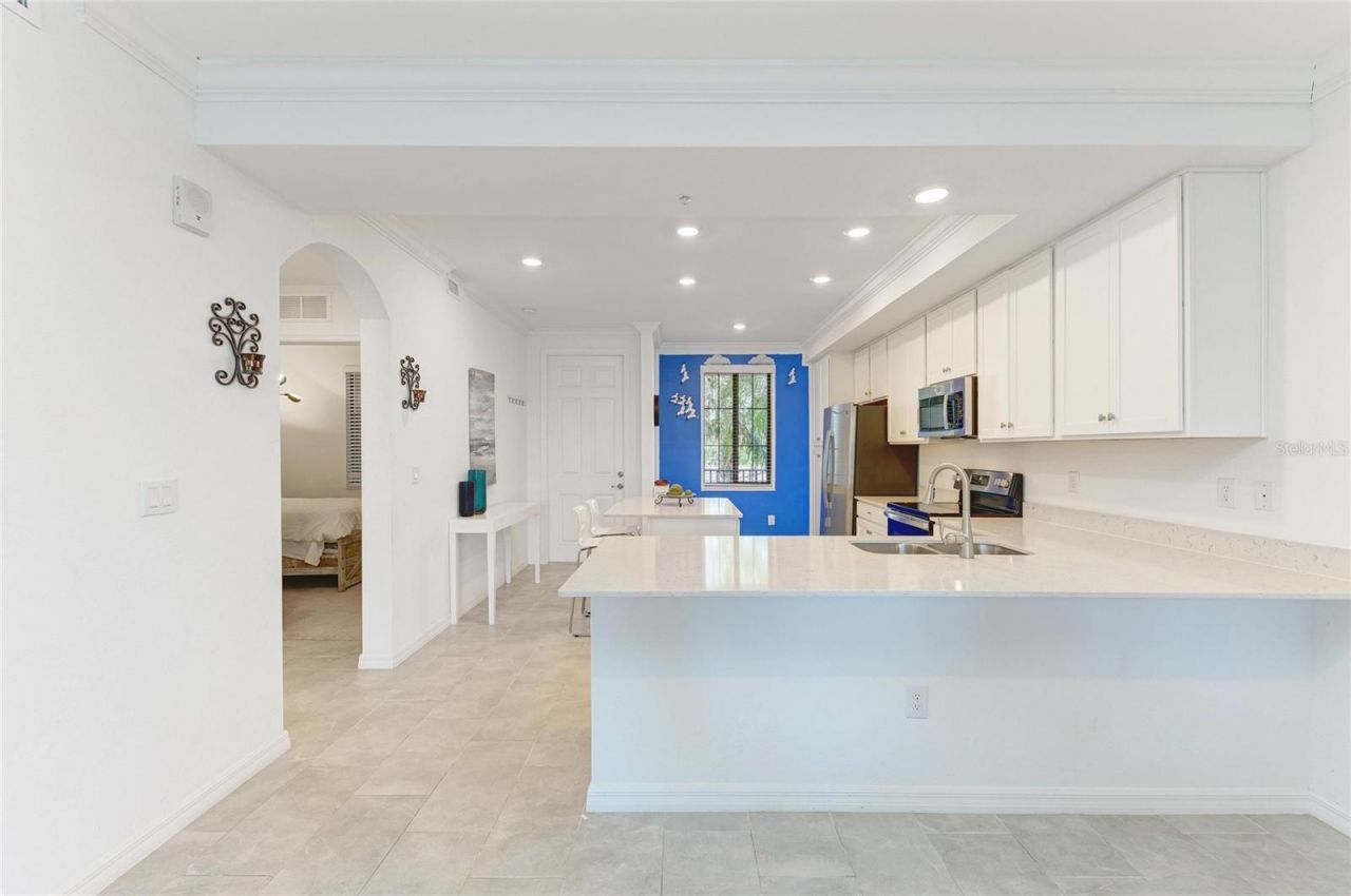 18114 Gawthrop Drive, Unit 204, Bradenton, FL 34211 Photo