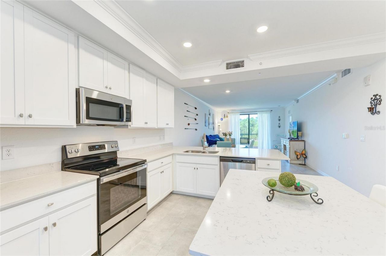 18114 Gawthrop Drive, Unit 204, Bradenton, FL 34211 Photo