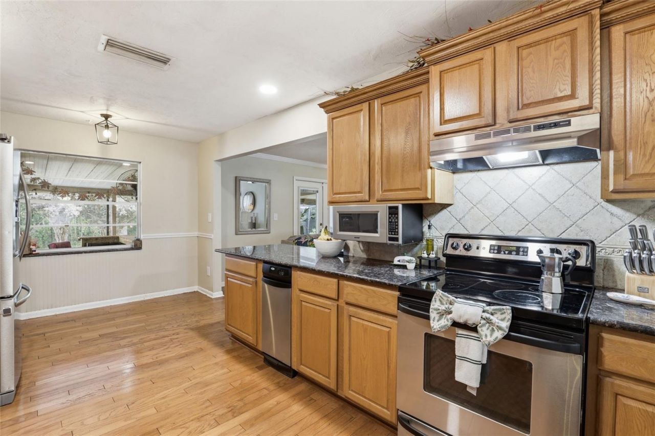 4731 NW 39th Street, Gainesville, FL 32606 Photo