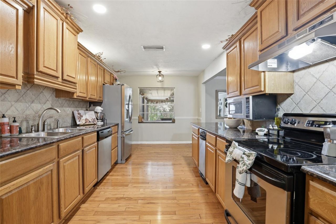 4731 NW 39th Street, Gainesville, FL 32606 Photo