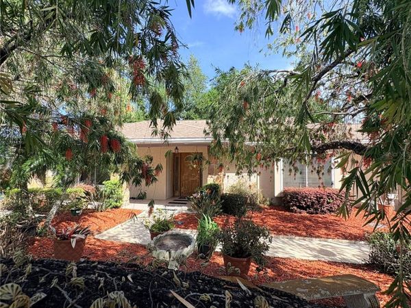 9004 HOGANS BEND , TAMPA, FL 33647