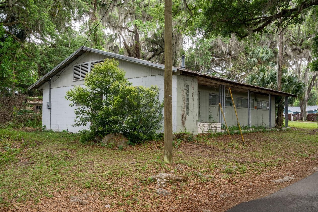 520 Desoto , De Leon Springs, FL 32130 Photo