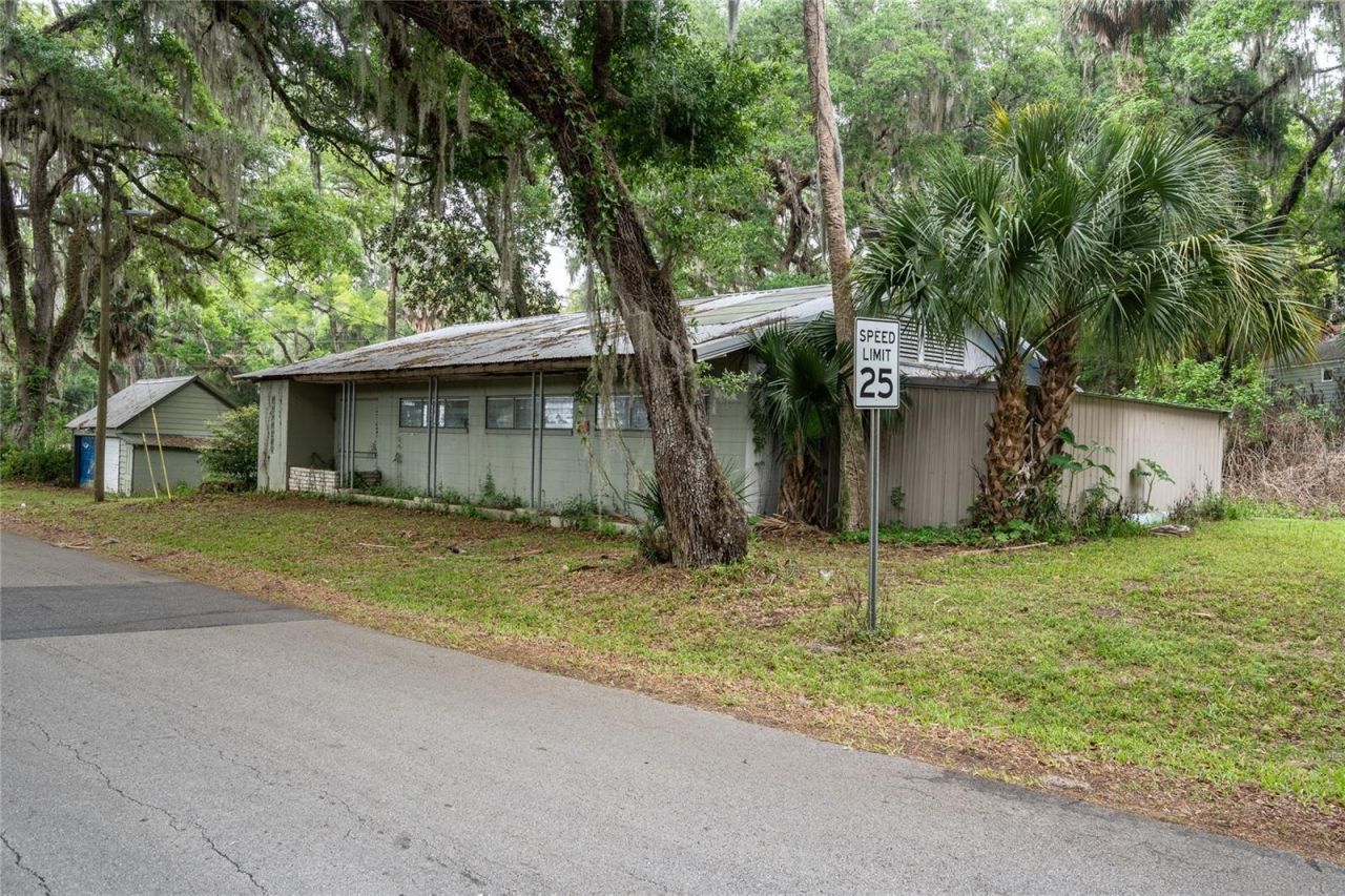 520 Desoto , De Leon Springs, FL 32130 Photo