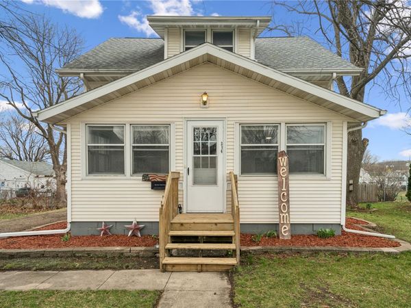 314 Main Street , Center Point, IA 52213