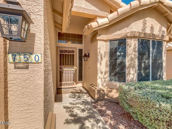750 E BAYLOR Lane, Chandler, AZ 85225