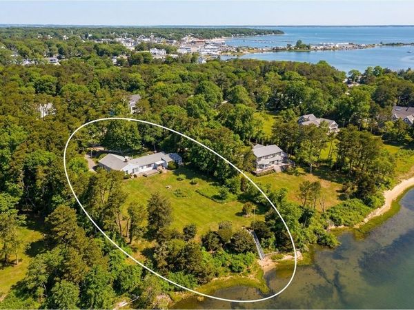 94 Weaver Lane, Tisbury, MA 02568