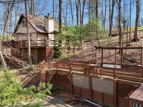 474 Natchez Lane , Sugar Grove, OH 43155