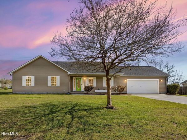 128 Airleigh Place, Richlands, NC 28574