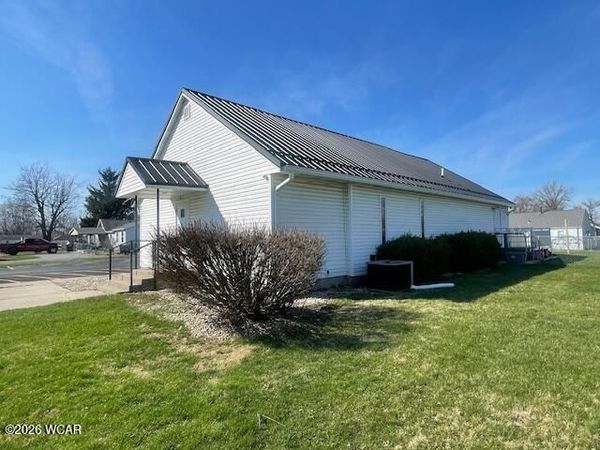 1932 Charledon Avenue, Lima, OH 45804