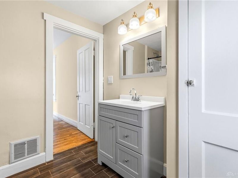 128 N Wall Street, Loveland, OH 45140 Photo 24