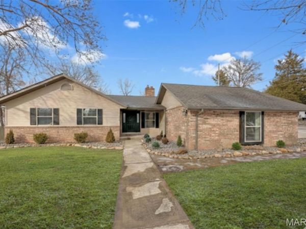 2033 Mapleleaf Drive , Collinsville, IL 62234