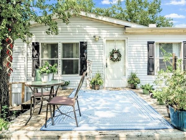 402 Silver Acres Road, Azle, TX 76020