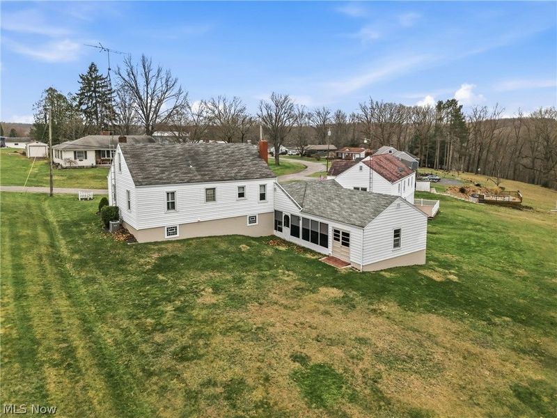 739 Sunset Drive, Lisbon, OH 44432 Photo 4