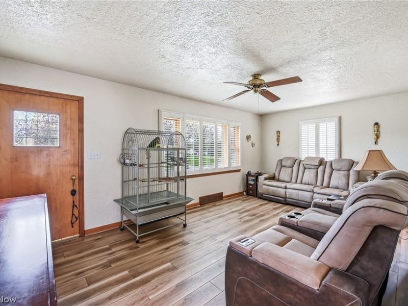 739 Sunset Drive, Lisbon, OH 44432 Photo 7