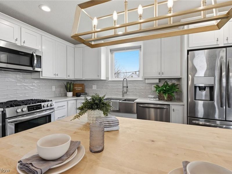 4311 Bailey Avenue, Cleveland, OH 44113 Photo 17