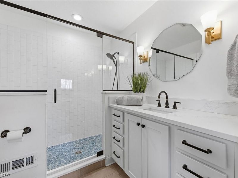 4311 Bailey Avenue, Cleveland, OH 44113 Photo 30