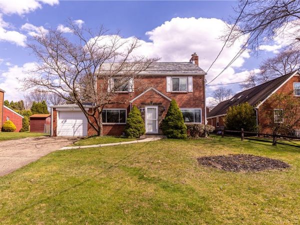 222 Glenview Dr , New Kensington, PA 15068