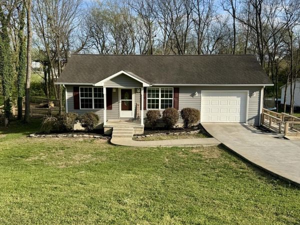 111 Oak St, Athens, TN 37303