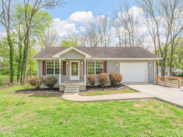 111 Oak St, Athens, TN 37303