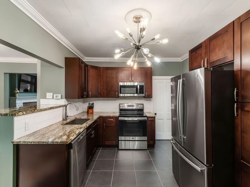 951 Mount Pleasant Avenue, Columbus, OH 43201 Photo 13