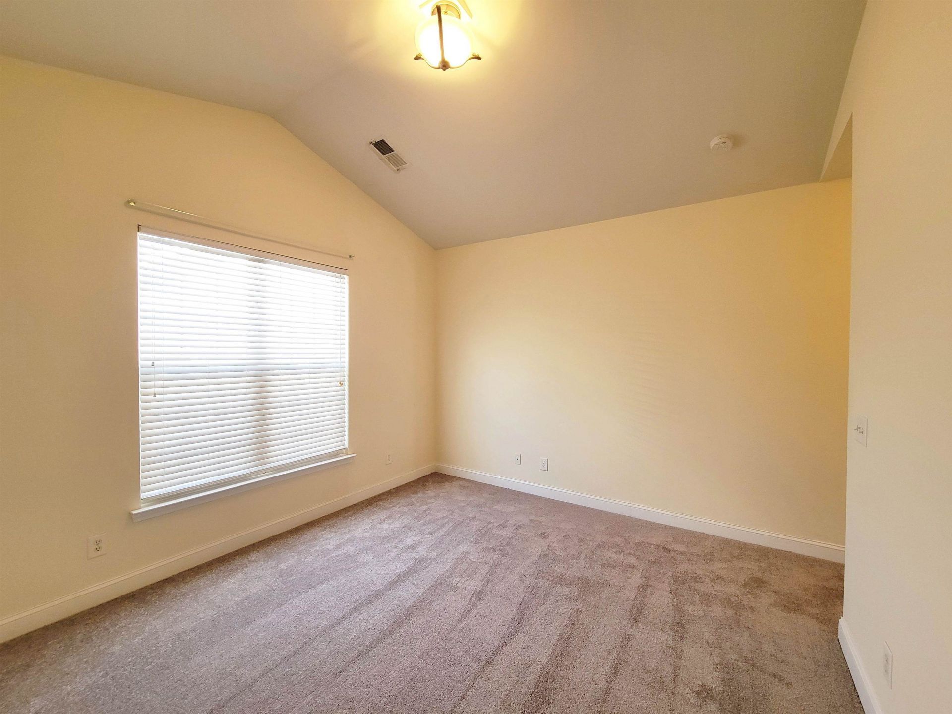 748 Santo Dr.  Photo 5