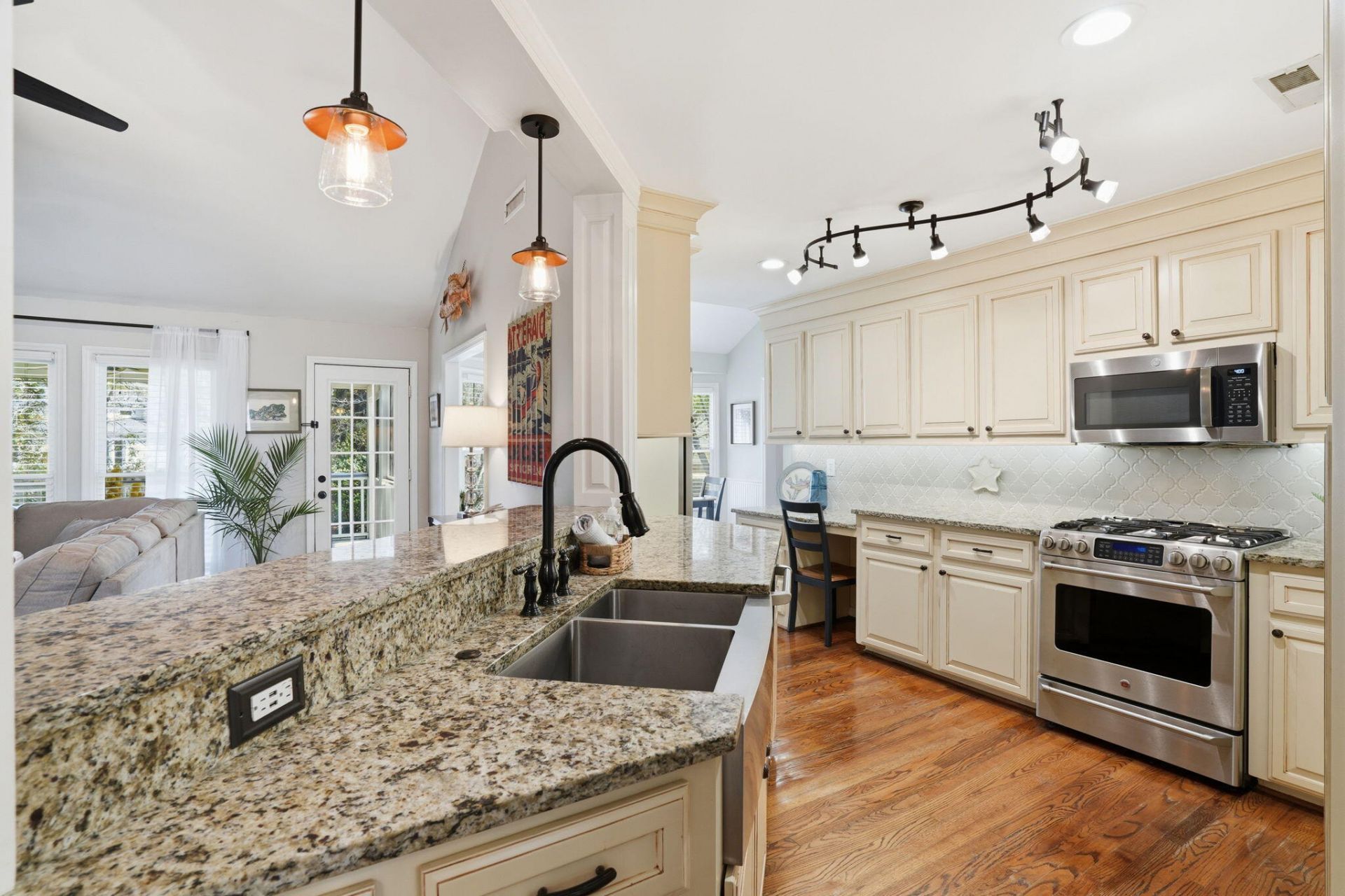 1098 Blue Marlin Drive Photo 14