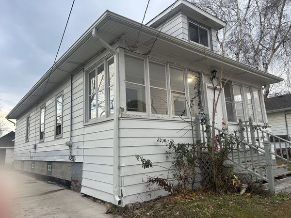 6053 37th Ave, Kenosha, WI 53142