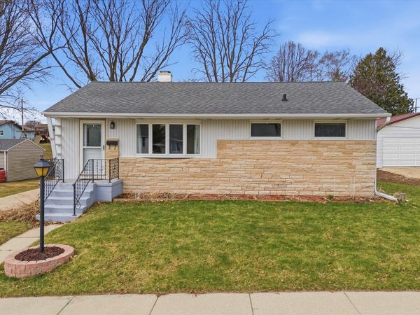 511 Grove St, Mayville, WI 53050