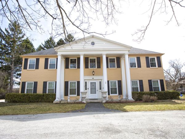 229 Indian Creek Ct, Fox Point, WI 53217