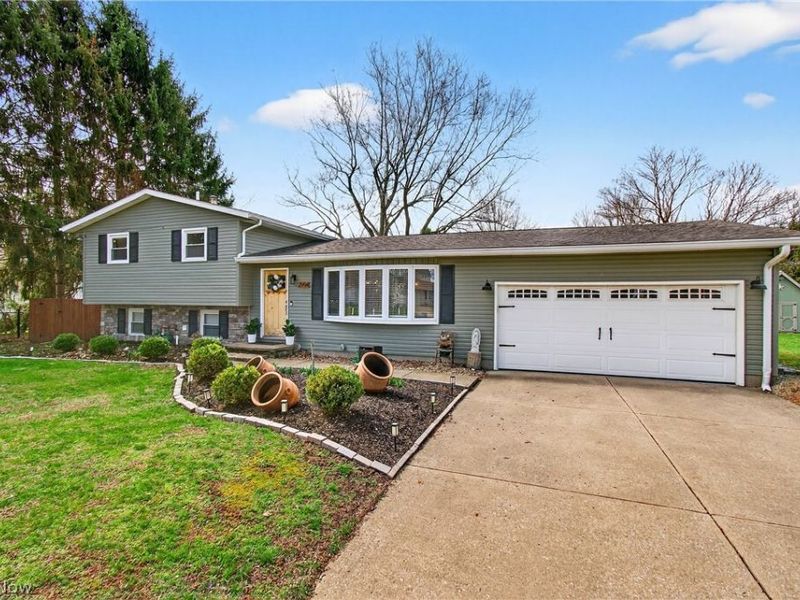 2994 Forestview Street NE, Canton, OH 44721 Photo 2