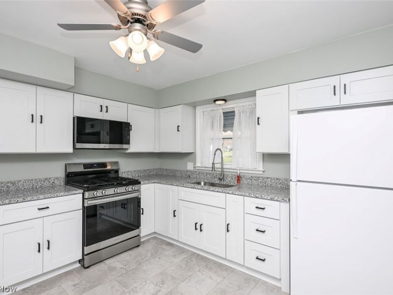 5838 Harter Home Drive, Akron, OH 44319 Photo 14