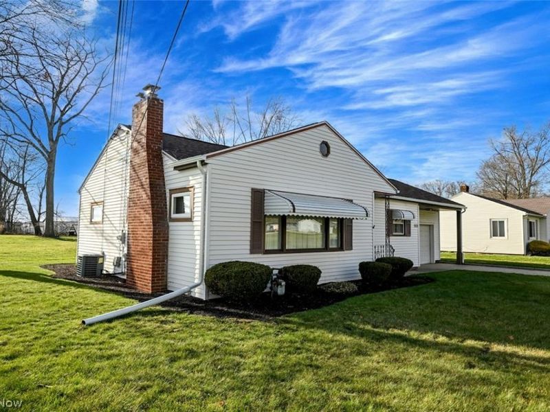 5838 Harter Home Drive, Akron, OH 44319 Photo 3