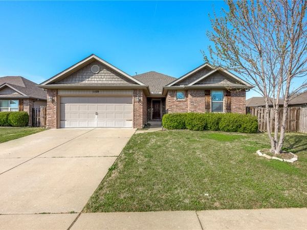 1109 W Cunningham Avenue , Rogers, AR 72758
