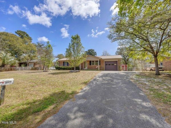 309 Richelieu Road, Wilmington, NC 28412