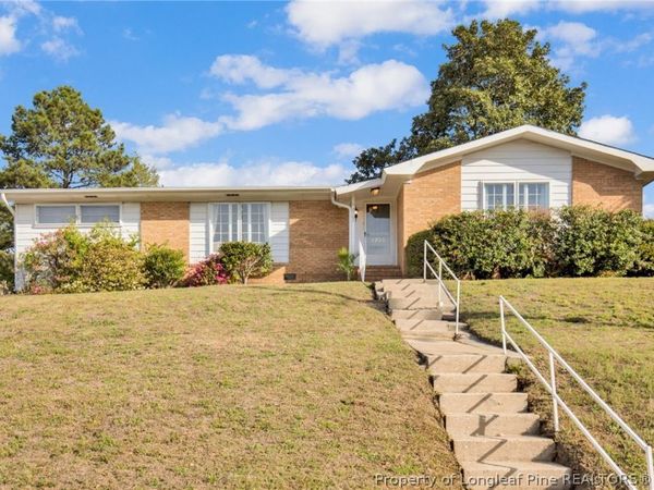 2702 Dartmouth Drive, Fayetteville, NC 28304