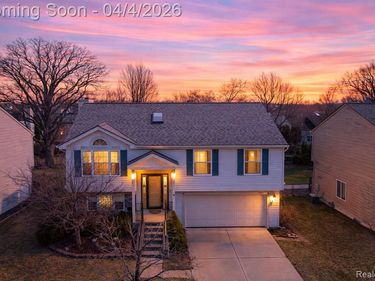 7087 Hogan Drive, York Twp, MI 48197