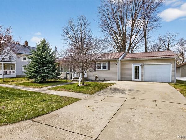 8426 Atwood Drive, Millington Vlg, MI 48746