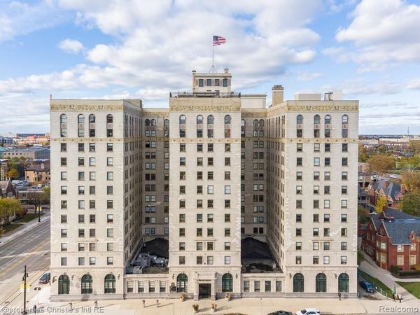 15 E Kirby Street , Detroit, MI 48202