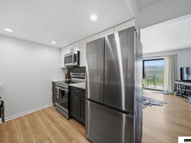 3460 Neerpark Drive, Lincoln, NE 68506