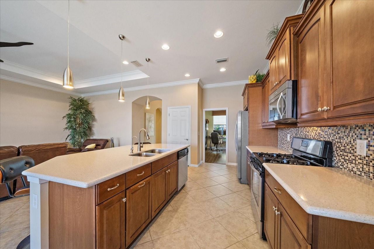 5040 Lake Overlook Avenue , Bradenton, FL 34208 Photo