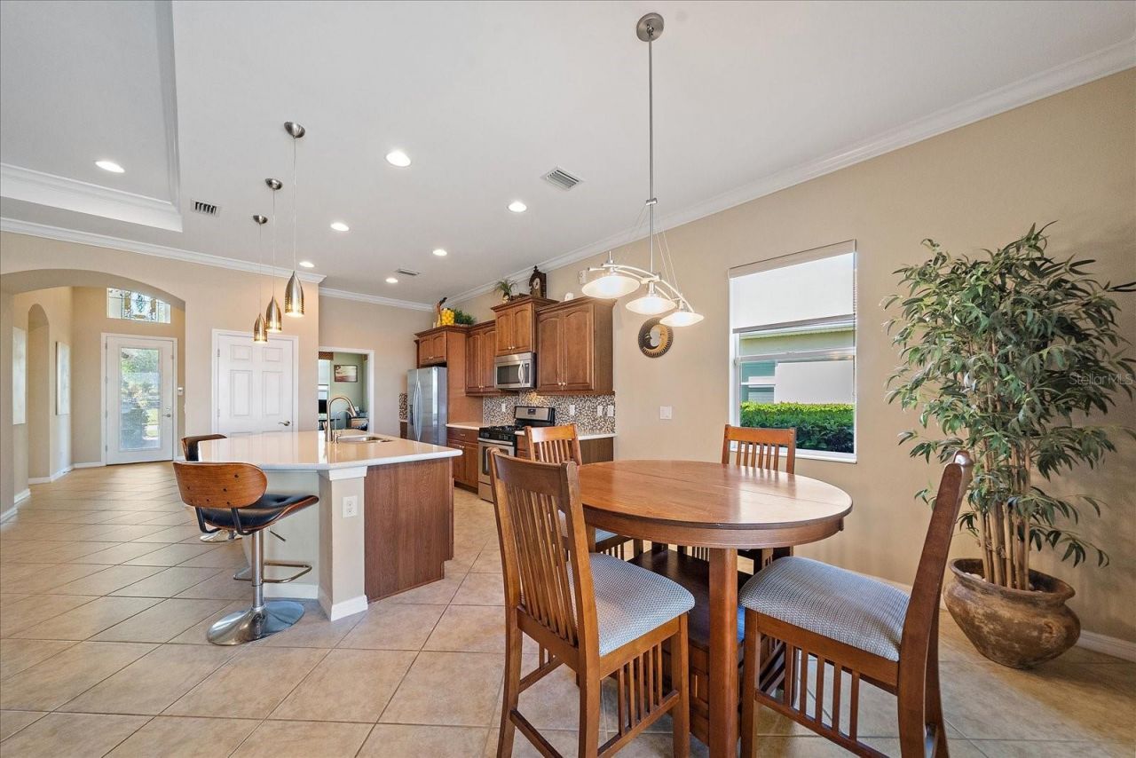 5040 Lake Overlook Avenue , Bradenton, FL 34208 Photo