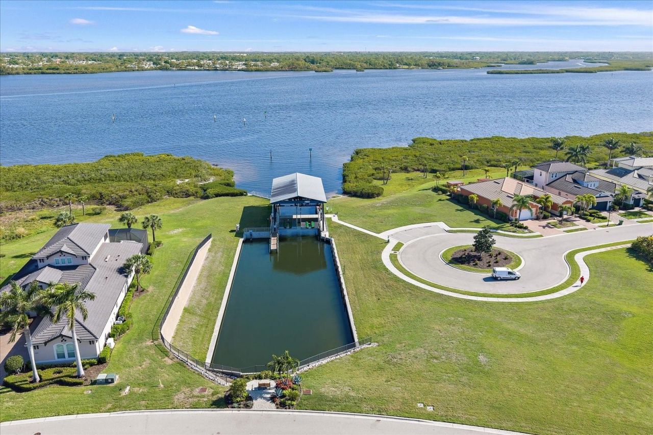 5040 Lake Overlook Avenue , Bradenton, FL 34208 Photo