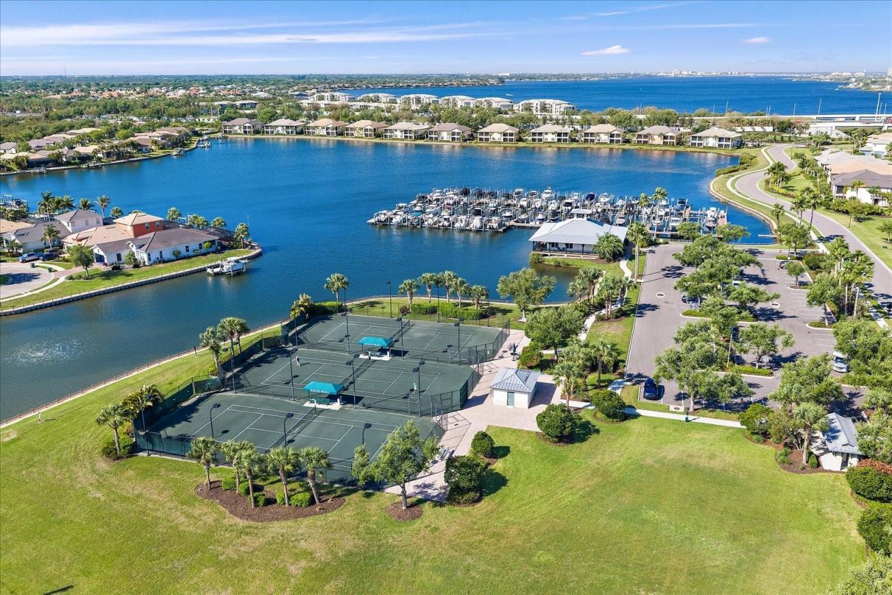 5040 Lake Overlook Avenue , Bradenton, FL 34208 Photo